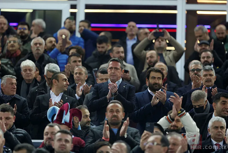 Derbi zaferi sonrası Trabzonspor'dan Fenerbahçe'ye olay "5 YILDIZ" göndermesi: "Başı dönüp yolunu kaybedenler için..." 10