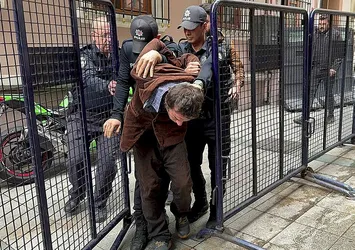 Beyoğlu'ndan polisi bıçaklayan saldırgan tutuklandı