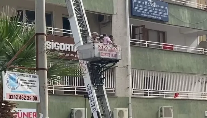 Son dakika: Yıkım bölgesinde büyük panik! Bina sakinleri apartmana girdi: Çatırdama sesiyle büyük panik yaşandı - 2