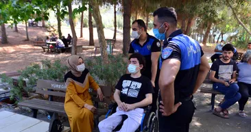 Engelli şehit çocuğunu sınava polisler götürdü!