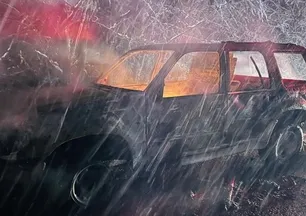 Hareket eden cip aniden alev aldı: Araç küle döndü