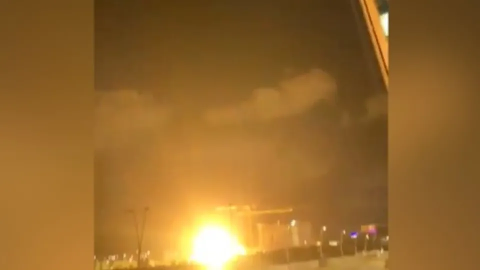 İran’ın ateşlediği füzelerin düştüğü anlar!