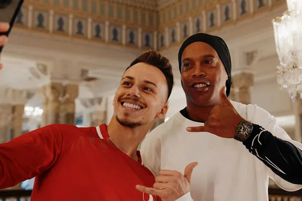 efsaneler-thy-icin-bulustu-devler-ligine-ozel-reklam-1681481289899.jpg Efsaneler THY için buluştu! Devler Ligi'ne özel reklam - 1