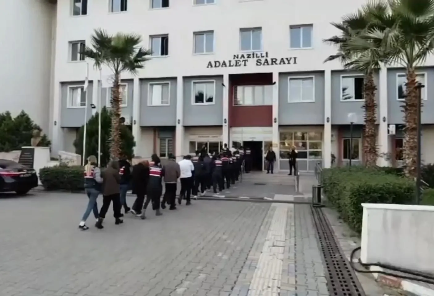 Aydın'da siber suç çetesine operasyon: 14 kişi tutuklandı