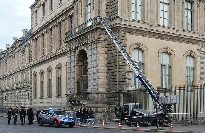 Louvre Müzesi, AFP