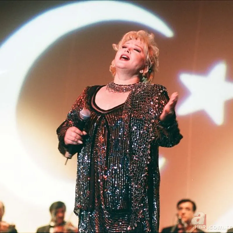 Muazzez Abacı'dan unutulmaz telefon şakası: Beyazıt Öztürk ve Yıldız Tilbe şaşkına dönmüştü! 8