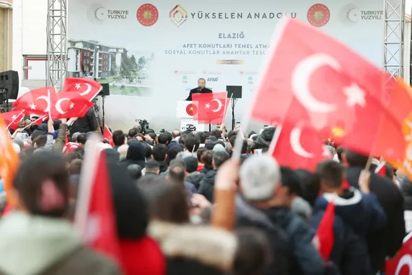 1680614074032.jpg İngilizlerden dikkat çeken seçim analizi: Erdoğan'ın kazanacağını öngörüyoruz - 3