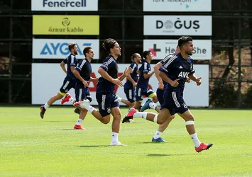 Fenerbahçe'ye koronavirüs nedeniyle geçmiş olsun mesajları yağdı