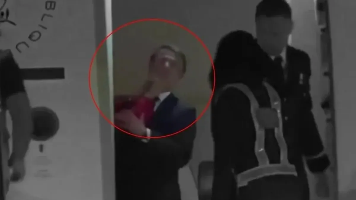 Eşi Brigitte Emmanuel Macron'u böyle tokatladı! Elysee Sarayı ne diyeceğini şaşırdı: Stres atma anı