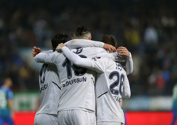 fenerbahceden-rizede-gol-sov-caykur-rizespor-0-6-fenerbahce-mac-sonucu-ozet-1650656281591.jpg Fenerbahçe'den Rize'de gol şov! Çaykur Rizespor 0- 6 Fenerbahçe (MAÇ SONUCU-ÖZET) - 5