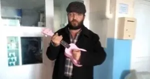 2 kardeşi taciz eden hademe gözaltına alındı