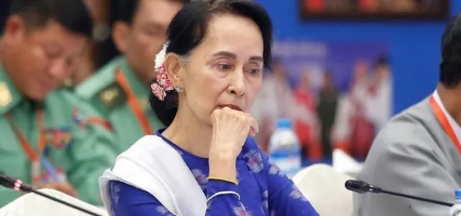 Suu Çii’ye verilen ödül geri alındı