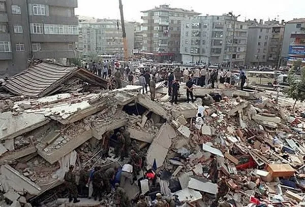 tbmmye-sunulan-istanbul-depreminde-korkutan-detaylar-yollar-tsunami-ile-kapanacak-tahmin-can-kaybi-aciklandi-1613755687493.jpg TBMM'ye sunulan İstanbul deprem raporunda korkutan detaylar! Hangi ilçeler risk altında? Tahmini can kaybı açıklandı - 6