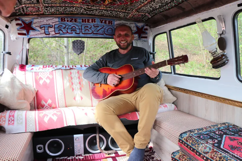 Karadeniz zekasını konuşturdu! Kızları ağaç ev isteyince… 11