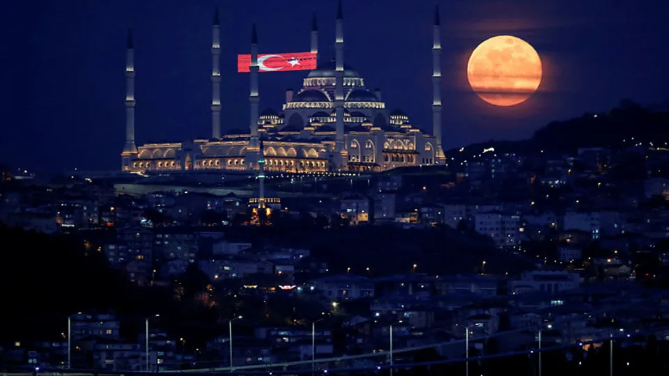 Camiler, düğün salonları, kafeler ne zaman açılacak? İşte beklenen açılış tarihleri