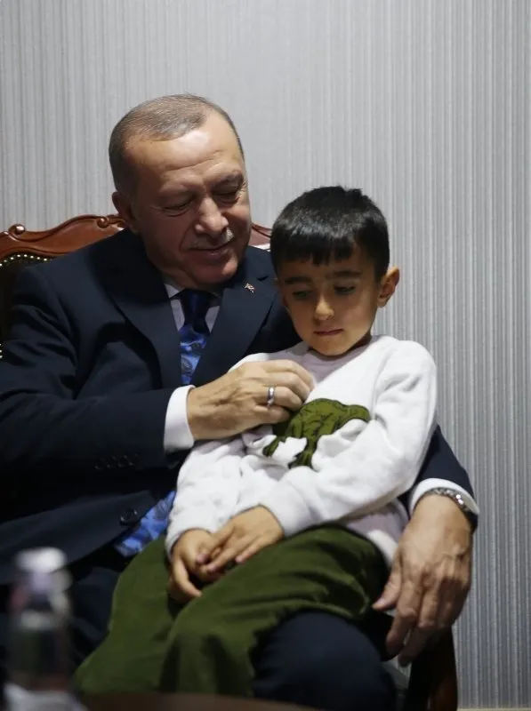 Başkan Erdoğan, Şehit Ahmet Budak’ın eşi ve çocuklarını kabul etti