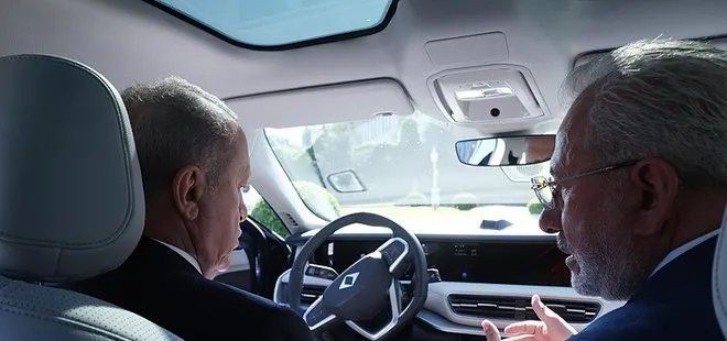 Başkan Erdoğan’dan Togg’un yeni modeli T10F ile test sürüşü! Maşallah barekallah
