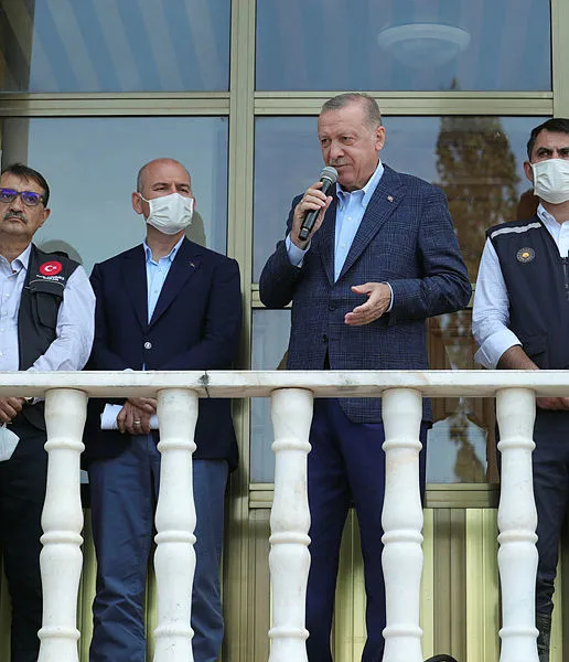 Son dakika: Başkan Erdoğan sel felaketinin yaşandığı Kastamonu'da! 3 il afet bölgesi ilan edildi! Yıkılan evler yeniden yapılacak - 9