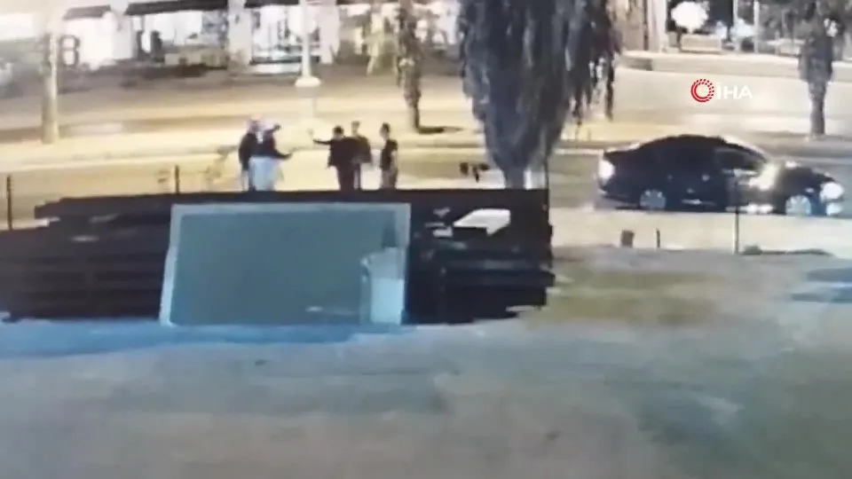 Trafik kavgası yüzünden iki kardeş darp edildi! O anlar kameralara yansıdı