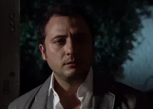 Ezel dizisinin Cengiz'i Yiğit Özşener son haliyle sosyal medyaya damga vurdu