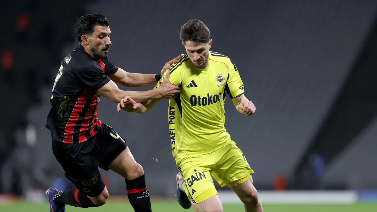 Kanarya zirve yarışında kan kaybetti! Fenerbahçe Fatih Karagümrük'e mağlup oldu