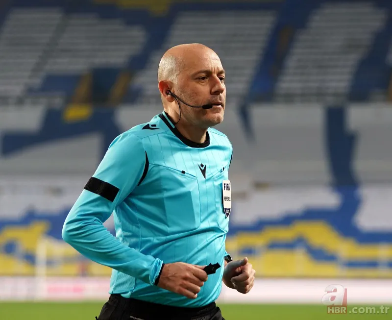 Arda Turan Fenerbahçe-Galatasaray maçı sonrası gözyaşlarına hakim olamadı! İşte o anlar... 21