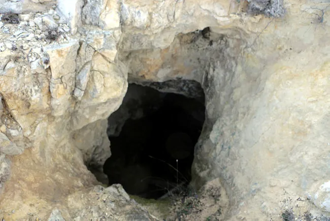 Tokat'ta bulunan 5 bin yıllık yer altı yerleşiminde 'defineci' talanı - 5