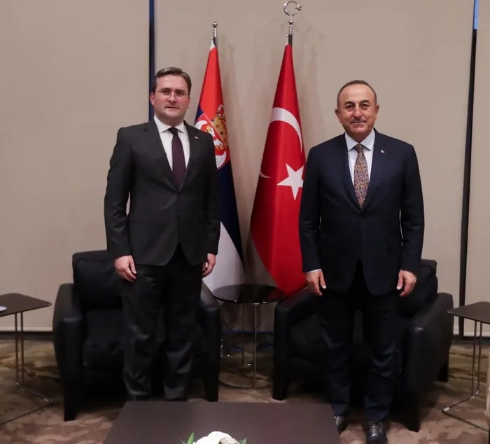 Balkanlar’da gerilim: Bakan Mevlüt Çavuşoğlu Sırbistanlı ve Kosovalı mevkidaşları ile görüştü