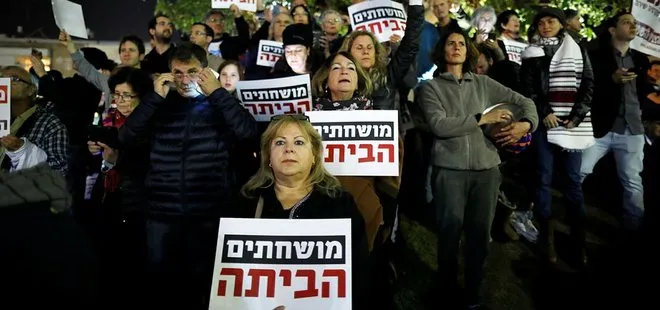 On binlerce İsrailli Netanyahu’yu protesto etti