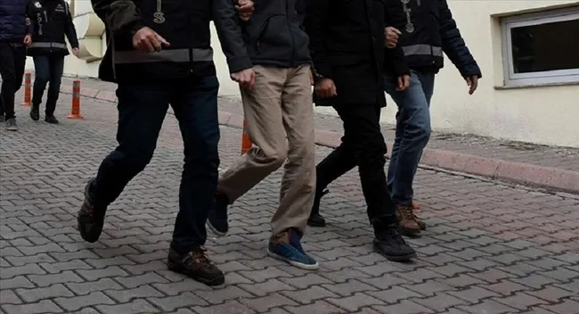 İstanbul’da FETÖ’nün hücre evlerine baskın: 30 kişi yakalandı
