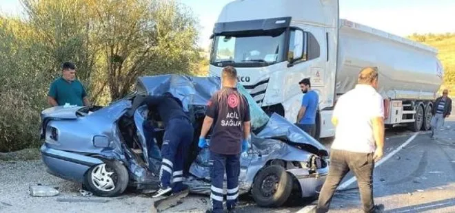 Antalya’da feci kaza! Otomobil ile TIR kafa kafaya çarpıştı