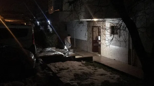 kocaelide-polise-bicakli-saldiri-2-polis-yaralandi-1613774410783.jpg Kocaeli'de polise bıçaklı saldırı! 2 polis yaralandı - 1