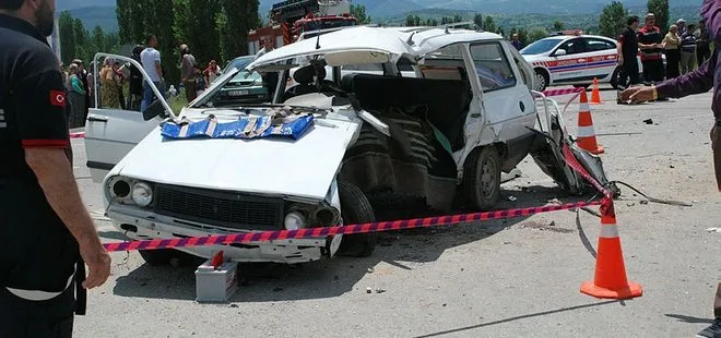 Kütahya’da iki otomobil çarpıştı: 2 ölü, 2 yaralı
