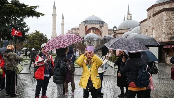 İstanbul'a mart ayında gelen yabancı turist sayısı arttı | İstanbul Valisi Ali Yerlikaya duyurdu - 1