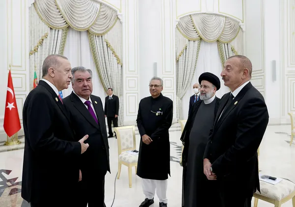 son-dakika-baskan-erdogandan-dunyaya-cagri-mucadelemizi-teror-orgutleri-arasinda-ayrim-yapmaksizin-surdurmeliyiz-1638089582769.jpg Son dakika: Başkan Erdoğan'dan dünyaya çağrı: Mücadelemizi terör örgütleri arasında ayrım yapmaksızın sürdürmeliyiz - 3