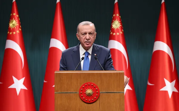 ticaret-bakani-omer-bolattan-butun-sektorlere-indirim-cagrisi-1696927480750.jpg Ticaret Bakanı Ömer Bolat'tan bütün sektörlere indirim çağrısı: Enflasyonla mücadeleye destek verin - 1