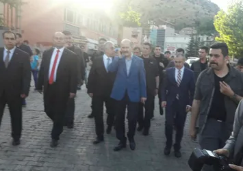 Bakan Soylu'dan sınırın sıfır noktasında bayram namazı