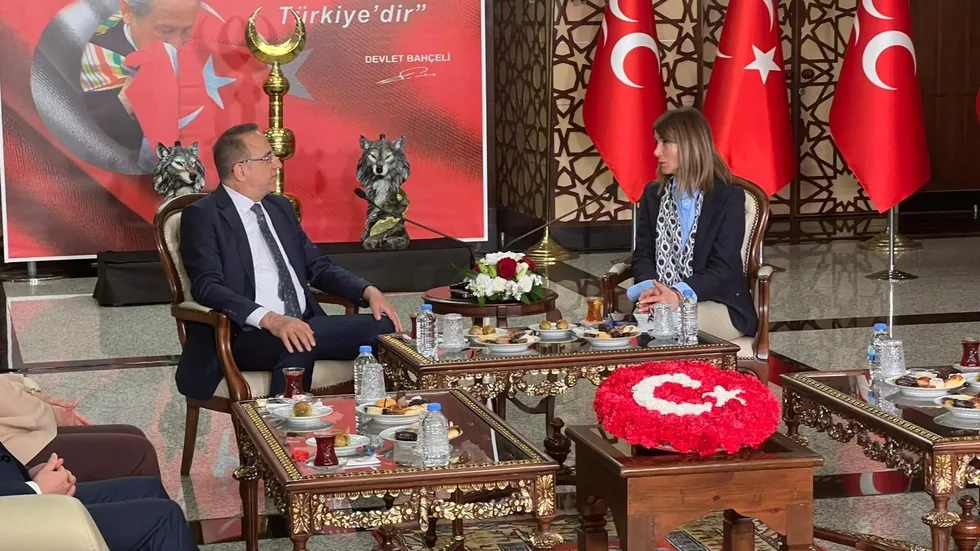 Bayramlaşma trafiğinde dikkat çeken buluşma: DEM Parti'den MHP'ye ziyaret - 3