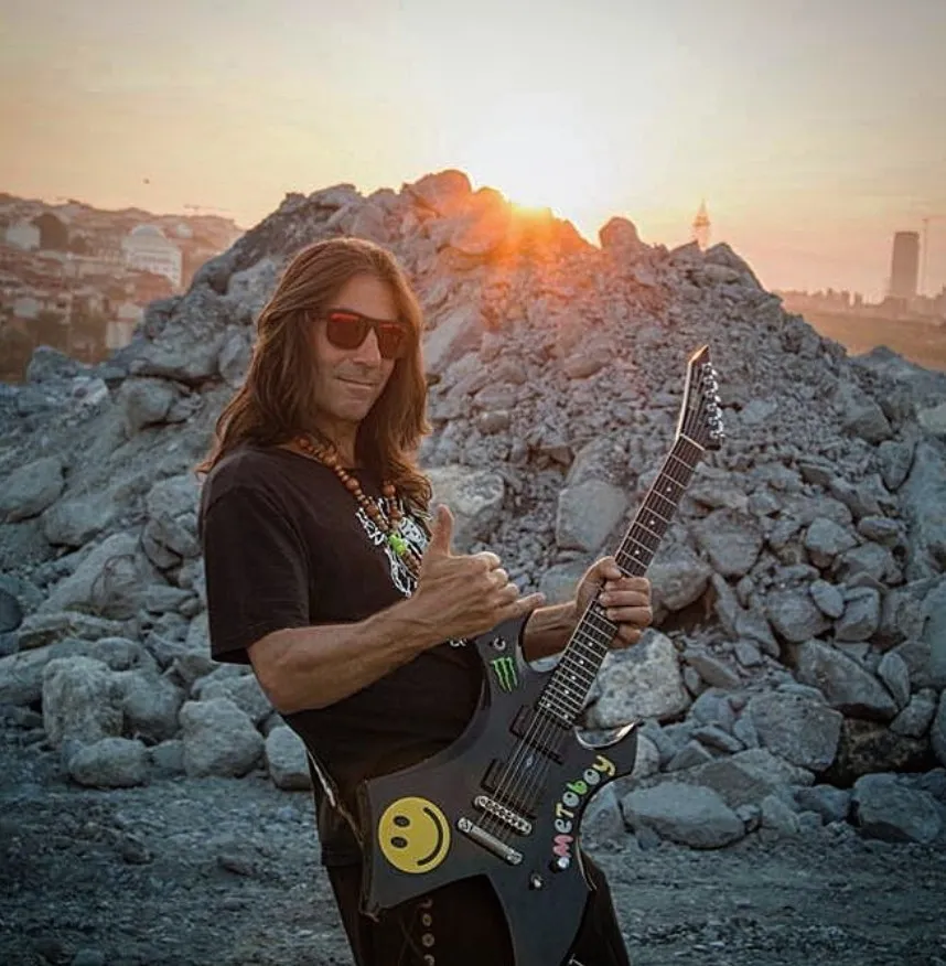 metin-turkcandan-sebnem-feraha-dikkat-ceken-sitem-1788526904207.jpg Metin Türkcan’dan 21 yıl birlikte sahne aldığı Şebnem Ferah’a gitar kayıtları üzerinden sitem - 3