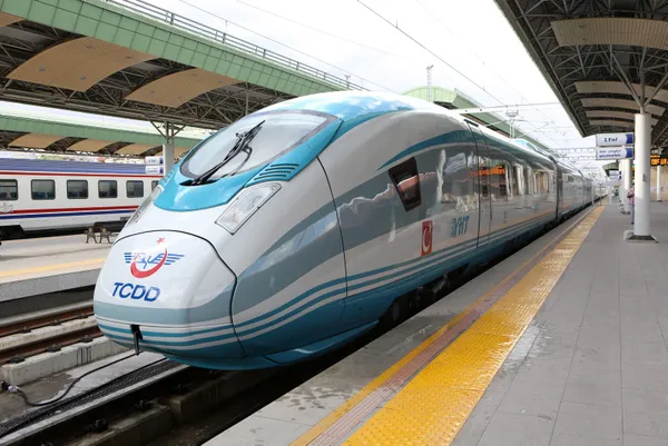 Ulaştırma ve Altyapı Bakanlığı açıkladı: YHT’de yolcu rekoru