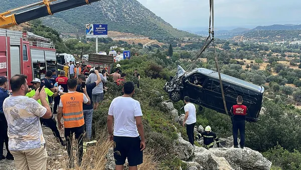 İbrahim Tatlıses tekerlekli sandalye ile konser verdi! Muğla’da yaşadığı kazayı anlattı: Arabanın içindeyken yangın çıktı ve oğlum İdo...