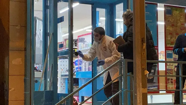 Diyarbakır’da alışverişe markete giden vatandaş silahlı soygunu önledi - 2