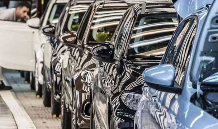 bakanlik-harekete-gecti-maliyetler-azaltiliyor-sifir-arac-alana-kolaylik-1727323442245.jpeg Hazine ve Maliye Bakanlığı harekete geçti! Maliyetler azaltılıyor | Sıfır araç alana kolaylık