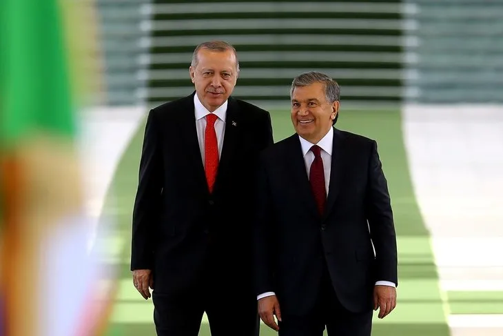 Cumhurbaşkanı Erdoğan Özbekistan’da Mirziyoyev tarafından resmi törenle karşılandı