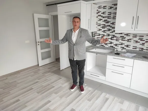 1679552914168.jpg Bu kadarı da 'pes' dedirtti! Deprem korkusuyla kaçtı döndüğünde şoke oldu - 4
