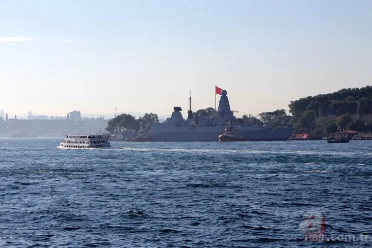 Rusya’ya karşı harekete geçen İngiltere’nin savaş gemisi İstanbul Boğazı’nda demirledi!