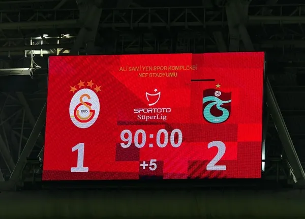 galatasaray-trabzonspor-1-2-mac-sonucu-ozet-1642962724224.jpg Galatasaray-Trabzonspor: 1-2 (MAÇ SONUCU ÖZET) - 1
