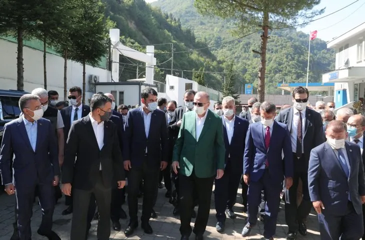 Başkan Erdoğan sel felaketinin yaşandığı Giresun'da! Bölgeyi havadan inceledi