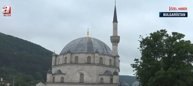 Bulgaristan’da İslam ve Türk kültürü yaşatılıyor! Asırlık okulda Türkçe eğitim