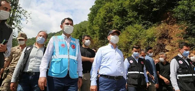 Bakanlar Karaismailoğlu, Kurum ve Soylu Dereli ilçesinde vatandaşların taleplerini dinledi